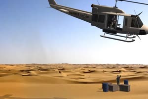 军用直升机 2 飞机 绿屏绿幕 抠像素材手机特效图片